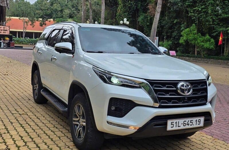 DVDL Lê Trọng Cho Thuê Xe 7 Chỗ Tại Tân Phú Đi Tỉnh Từ TPHCM