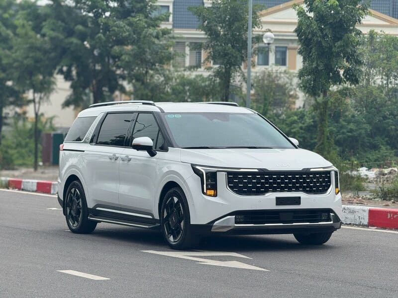 Thuê xe Kia Carnival 7 chỗ tại TPHCM, xe sang trọng cho gia đình và doanh nhân